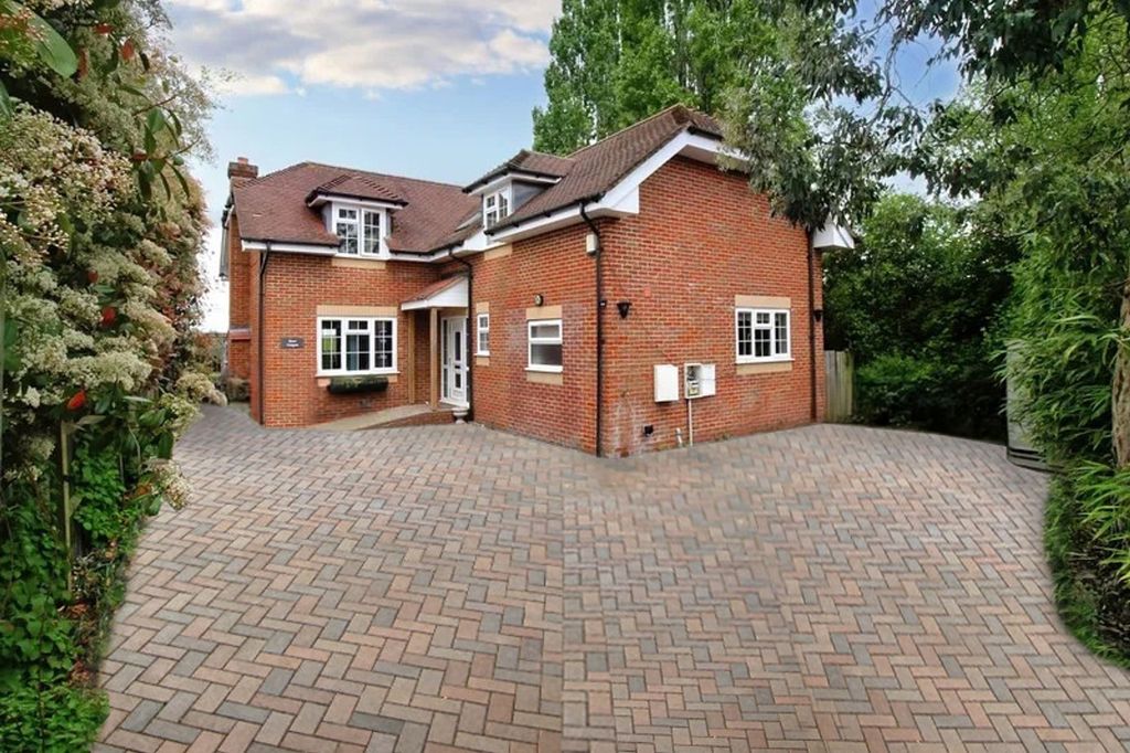 Property photo 1 of 20