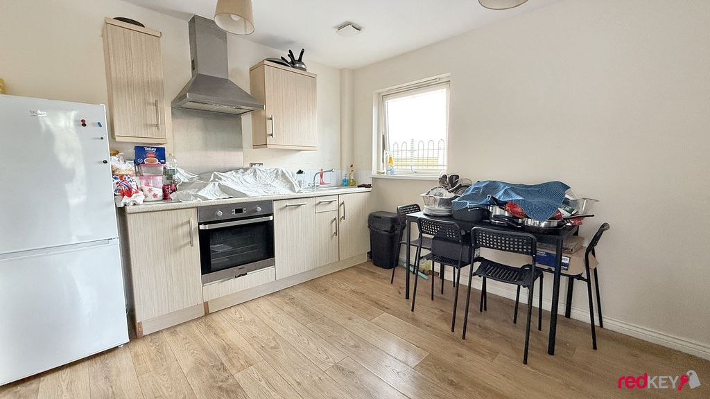 Property photo 3 of 6 Kitchen Diner
