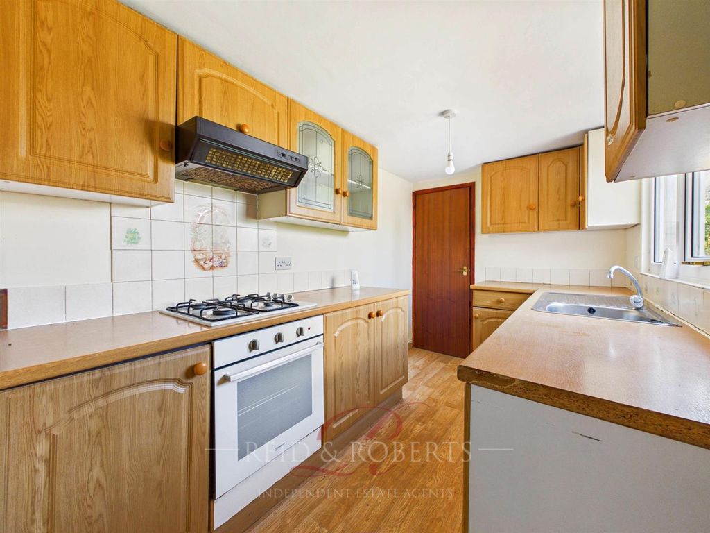Property photo 3 of 28 Cam03999G0-Pr0255-Still008.Jpg