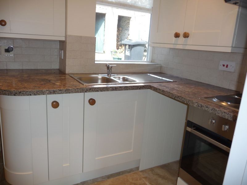 Property photo 2 of 6 Kitchen