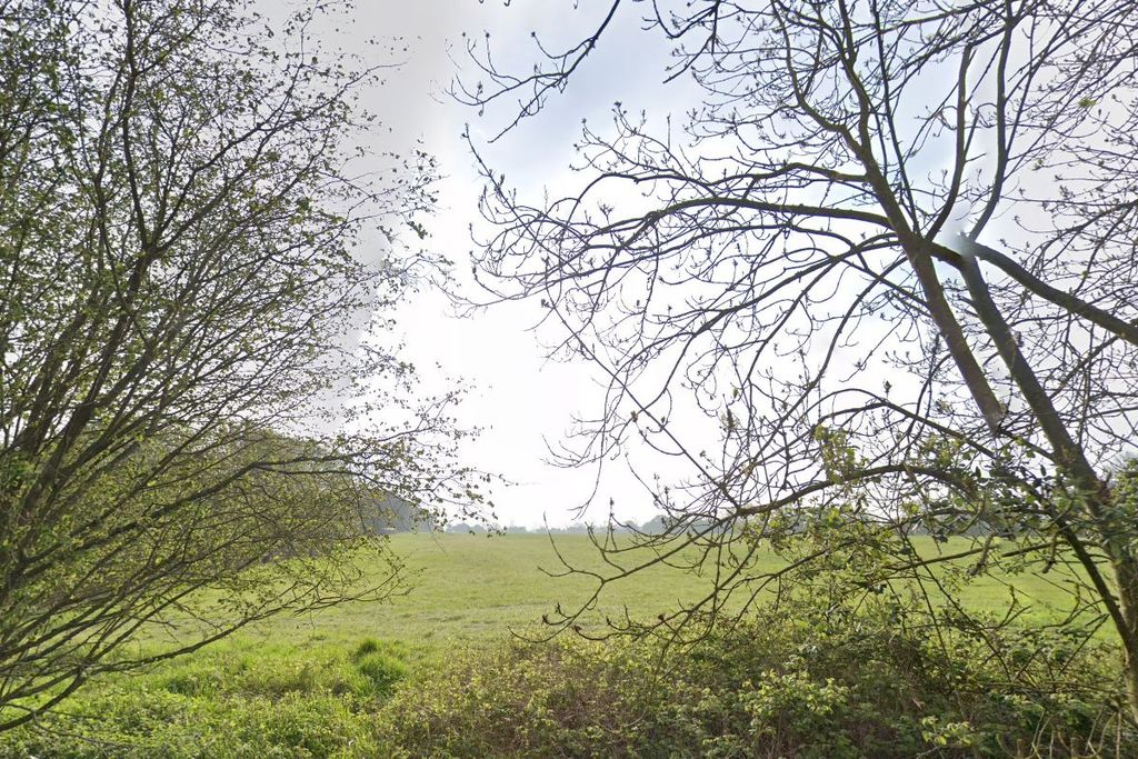 Property photo 3 of 8