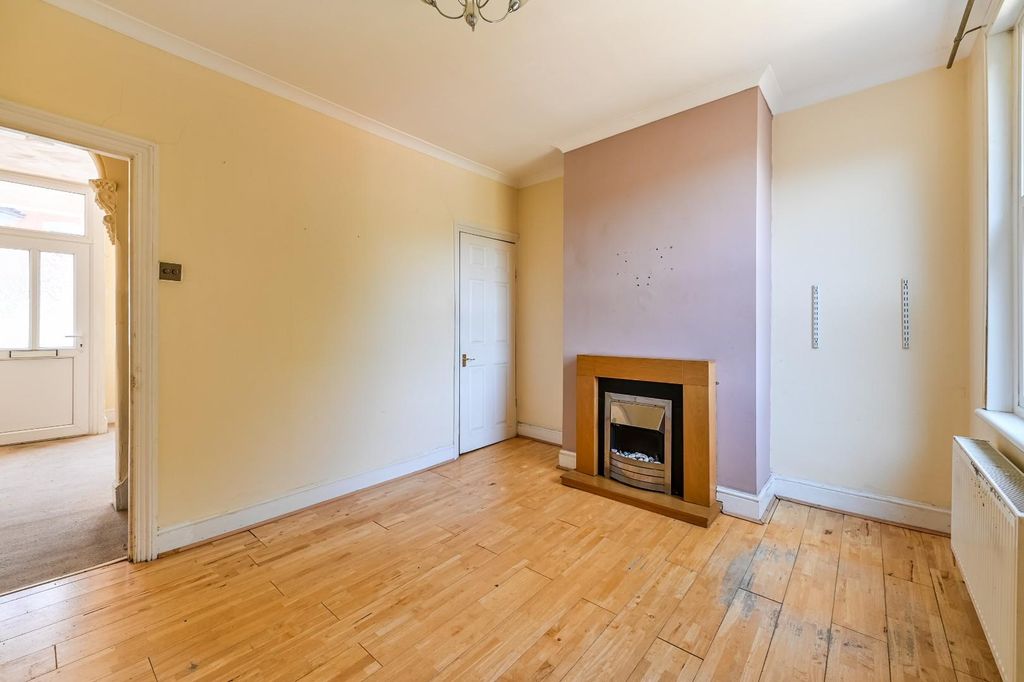 Property photo 2 of 11 Dining Room