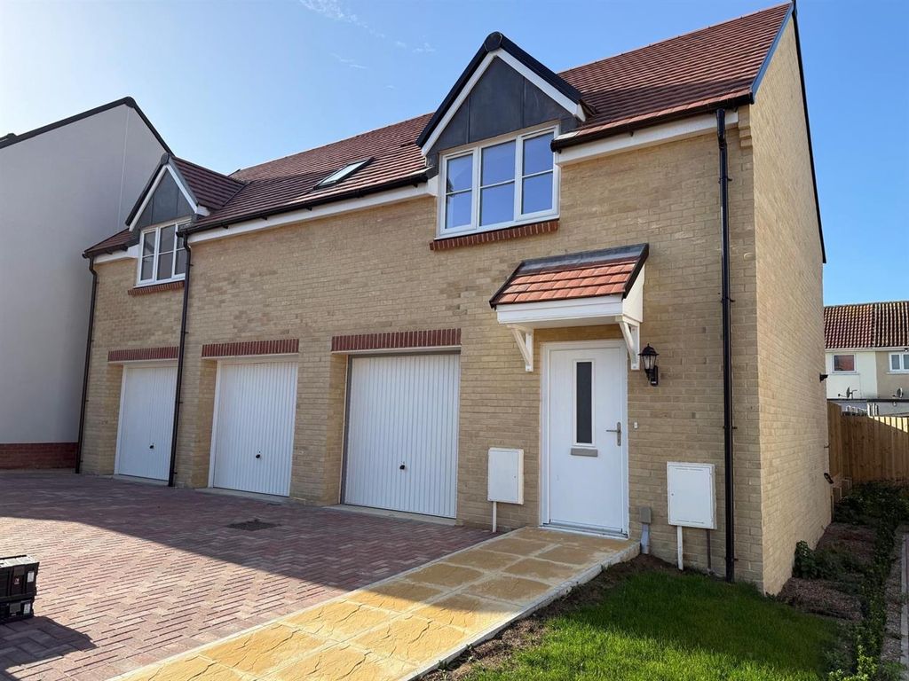 Property photo 1 of 15 Front.Jpeg