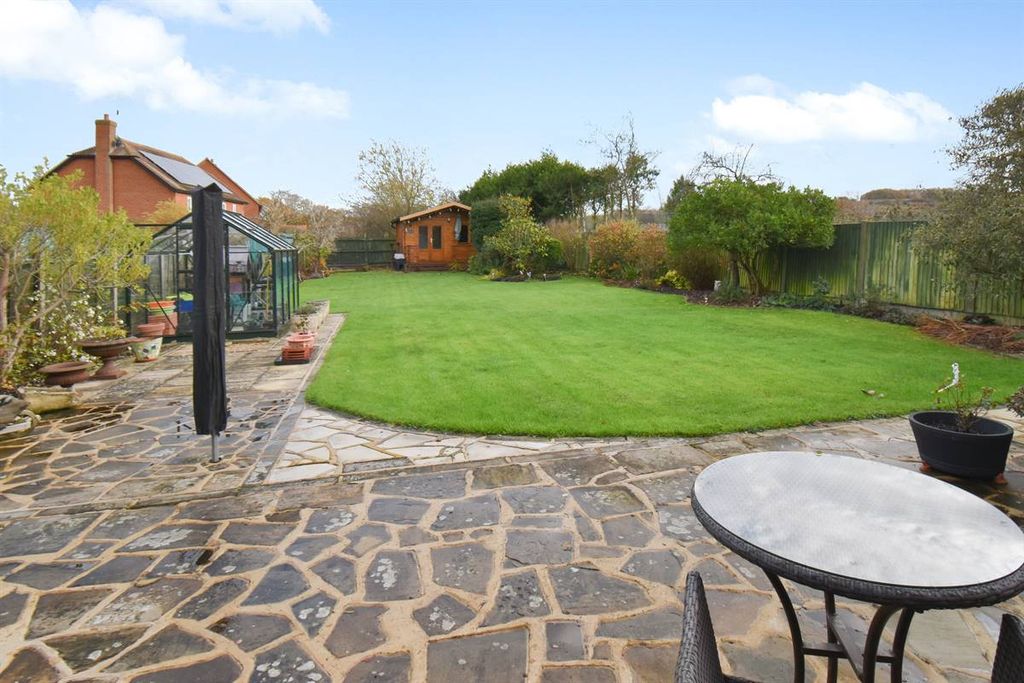 Property photo 2 of 26