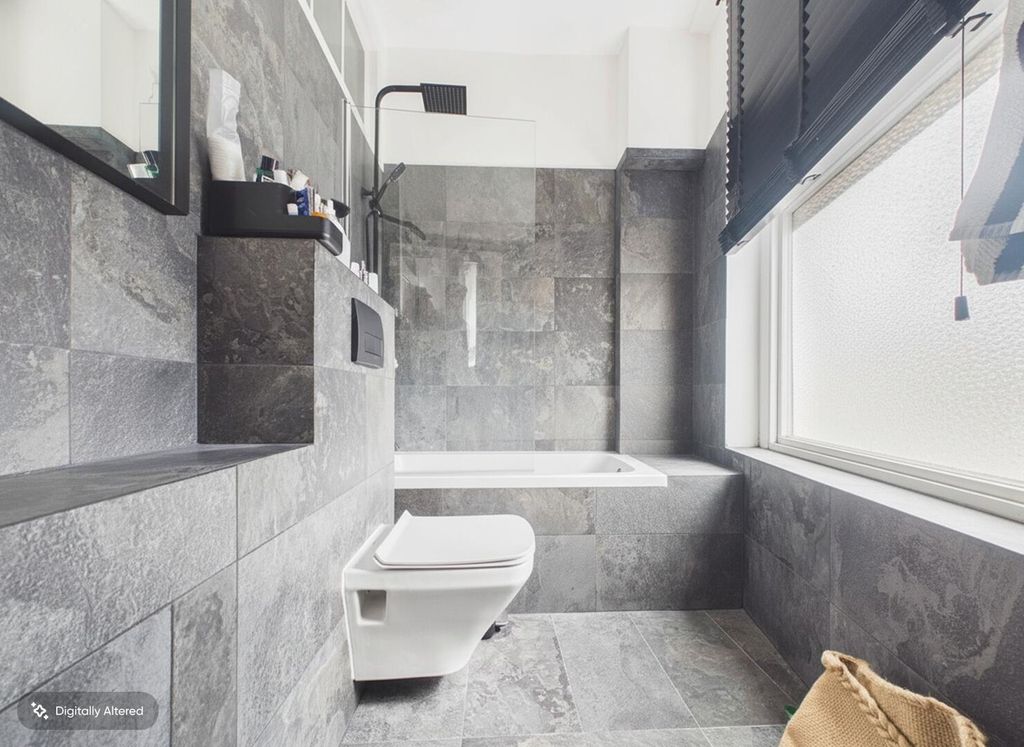 Property photo 3 of 6 Bathroom