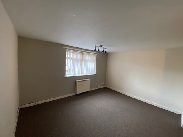 Property photo 3 of 9 Entrance Porch