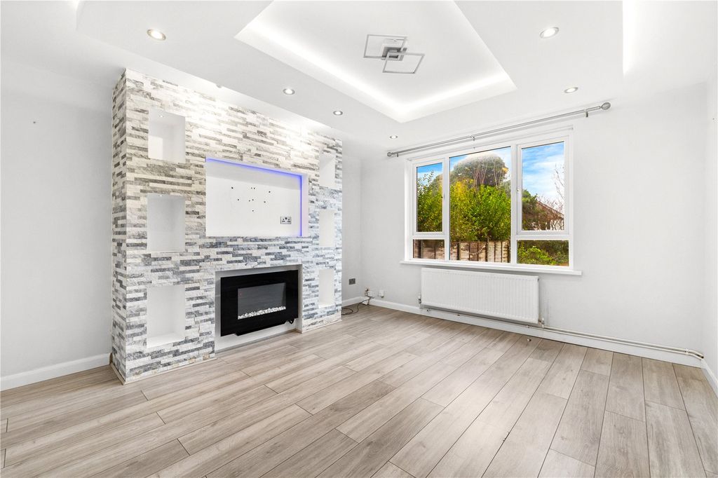 Property photo 2 of 18 Picture No. 21