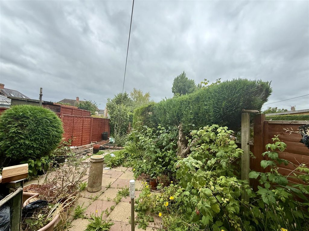 Property photo 2 of 12
