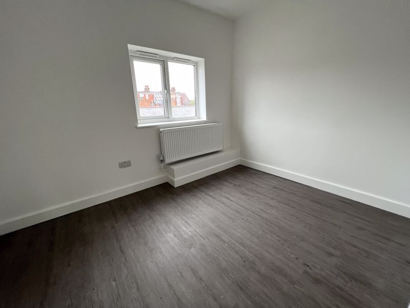 Property photo 3 of 6 Photo 6