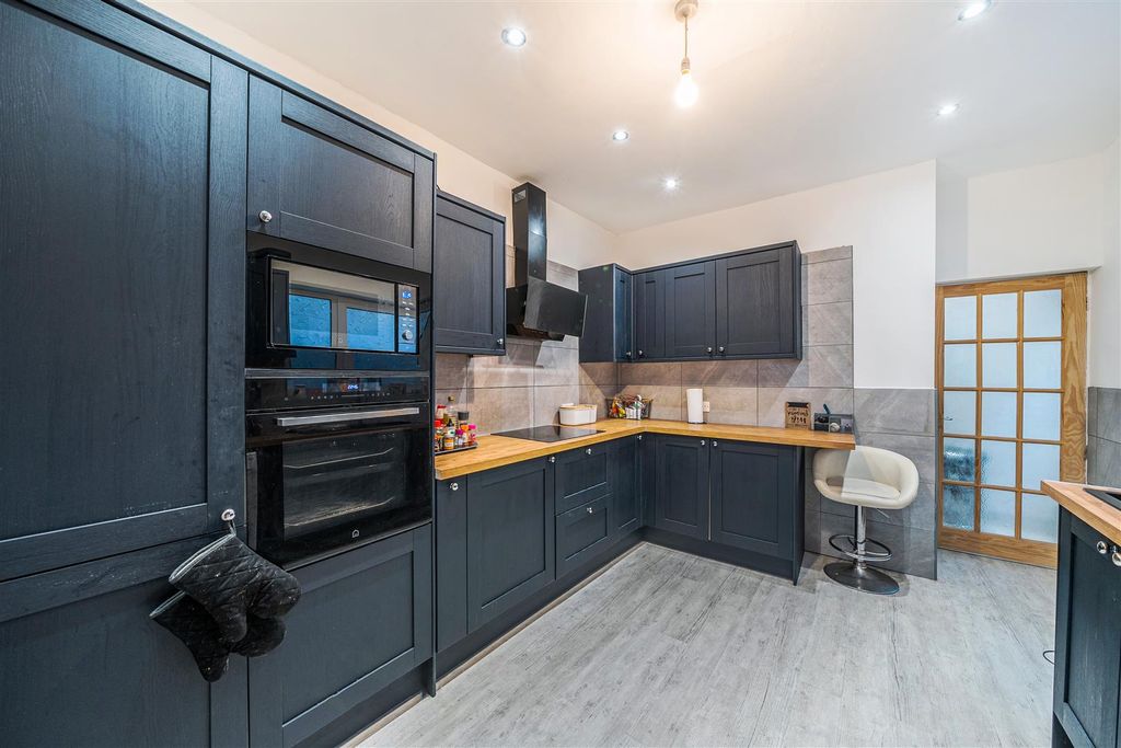 Property photo 2 of 26 1365575-7-68Fb635614756.Jpg