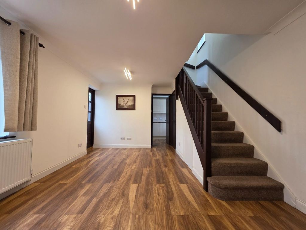 Property photo 3 of 15 28.Jpg