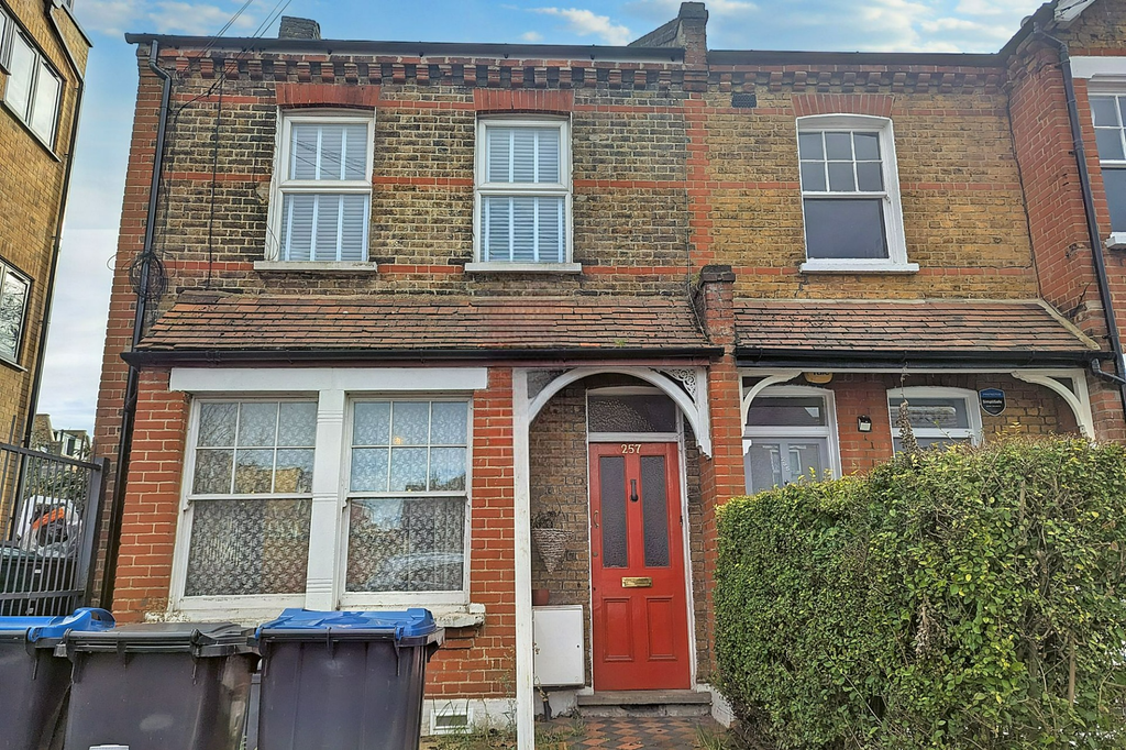 Property photo 1 of 15 Ground Floor Flat, 257 South Park Road, Wimbledon, London Sw19 8Ry