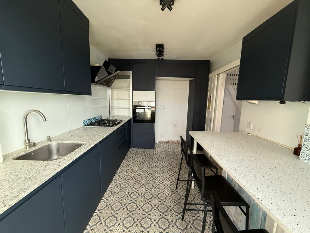 Property photo 2 of 18 Gallery