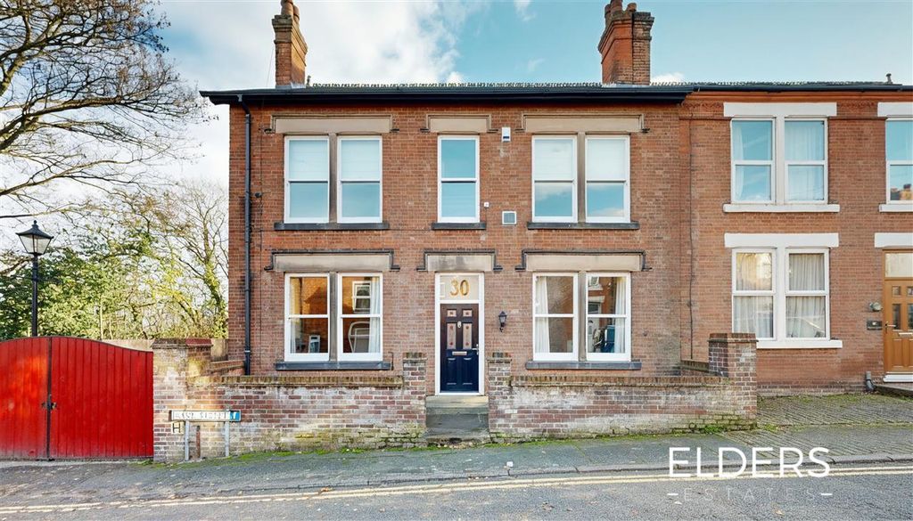 Property photo 2 of 23