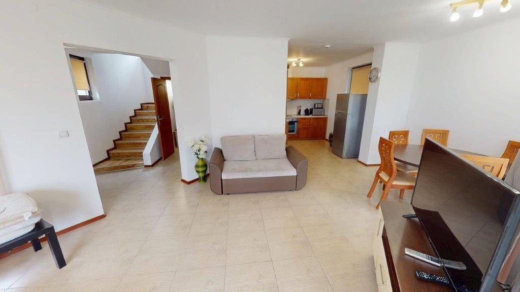 Property photo 2 of 37
