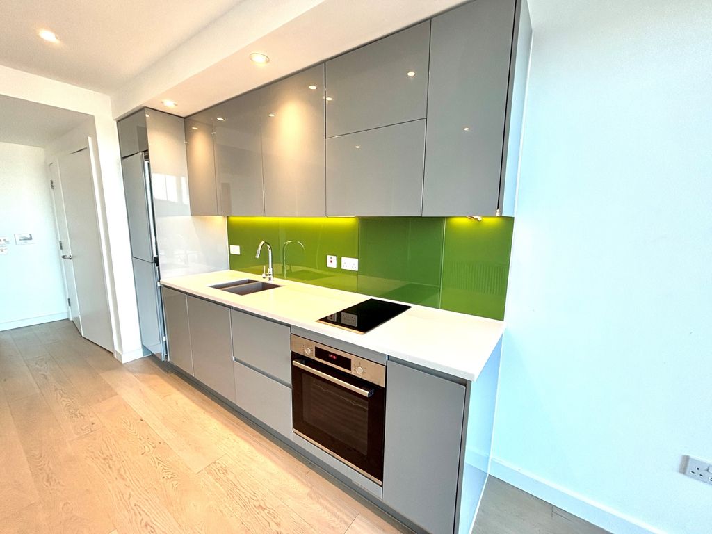 Property photo 3 of 9 Kitchen