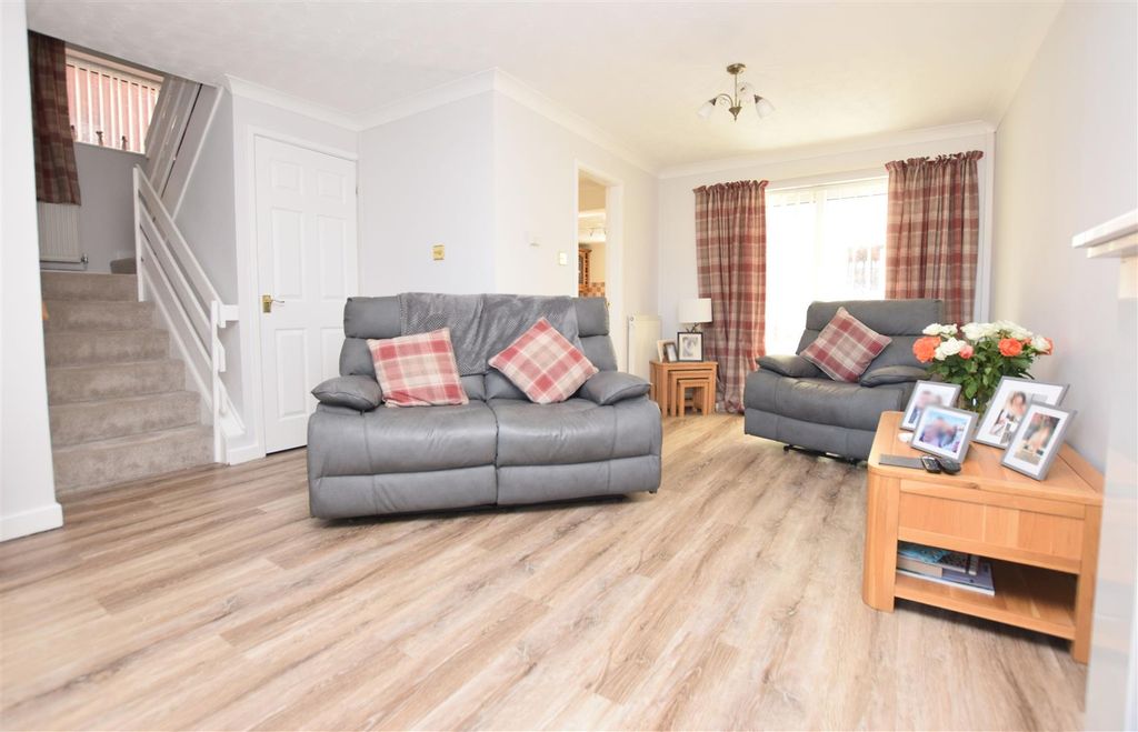 Property photo 3 of 26 Lounge V3.Jpg