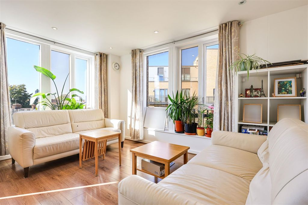 Property photo 3 of 13 Img (6).Jpg