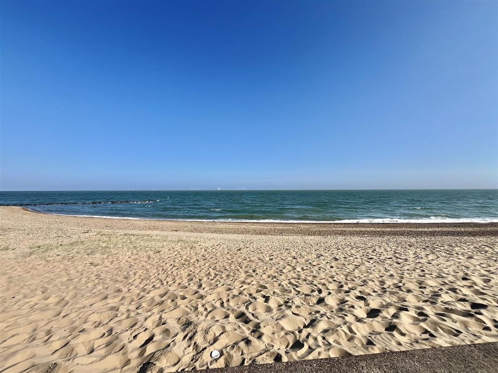 Property photo 2 of 7 Beach To Front