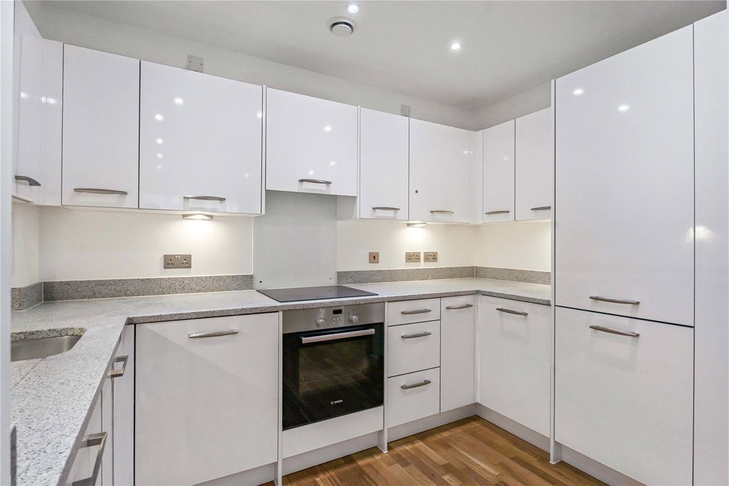 Property photo 3 of 17 Kitchen