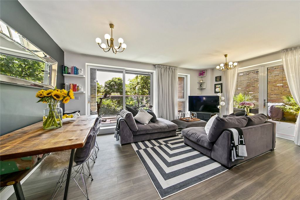 Property photo 1 of 17 Picture No. 03