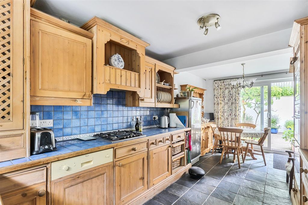 Property photo 3 of 21 Kitchen/Dining Room