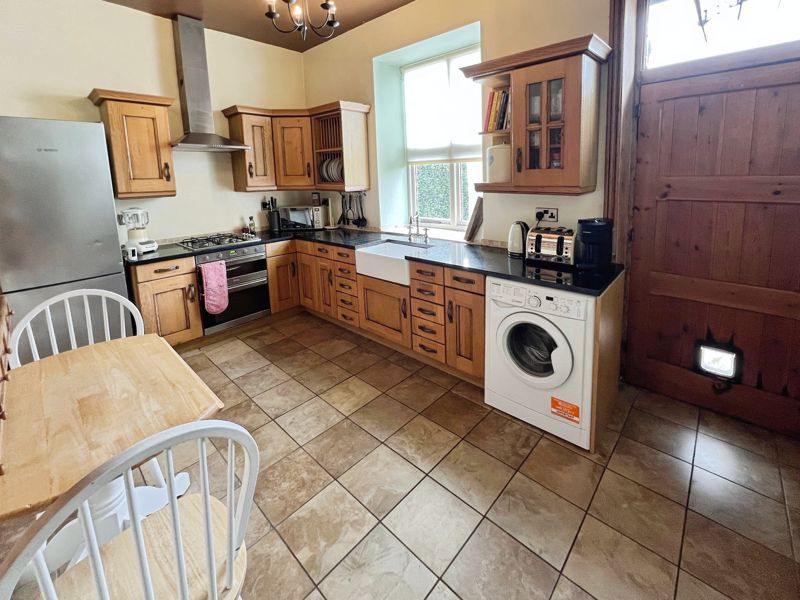 Property photo 3 of 17 Kitchen