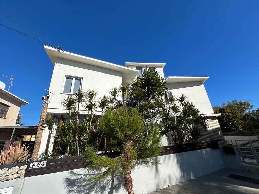 Property photo 1 of 34