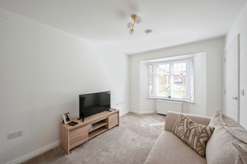 Property photo 2 of 23