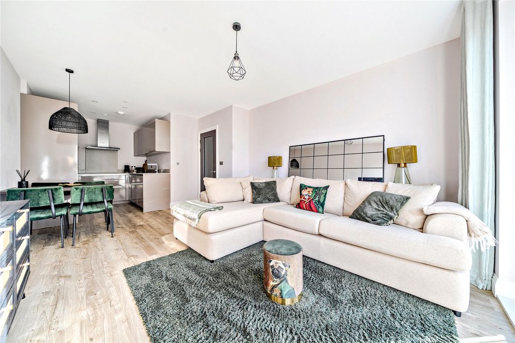 Property photo 3 of 8 Reception Room