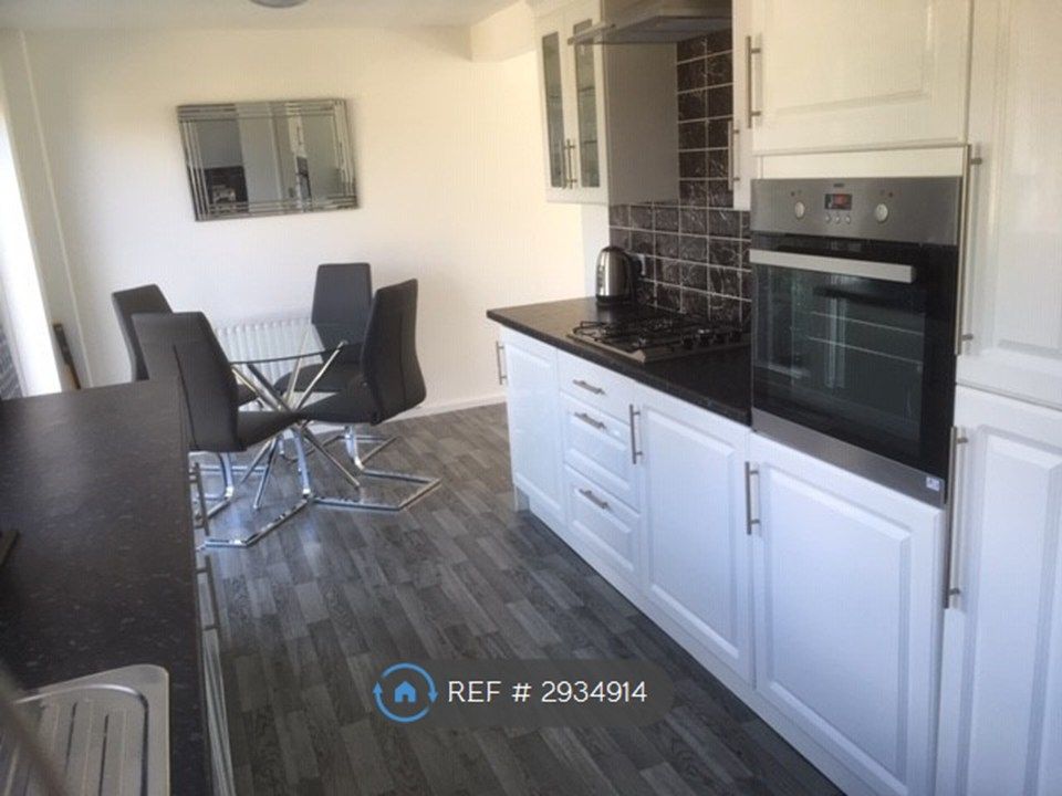 Property photo 2 of 3