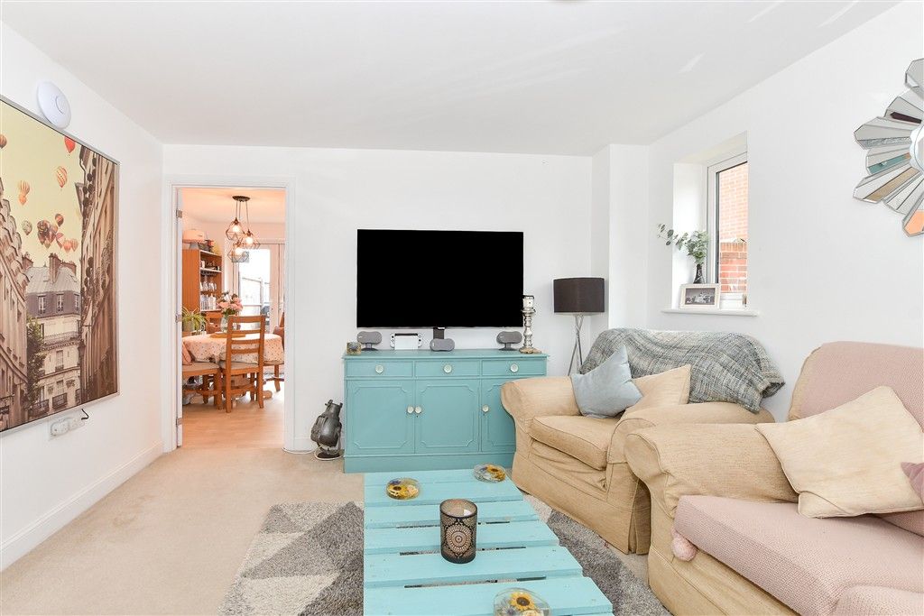 Property photo 2 of 14 Lounge