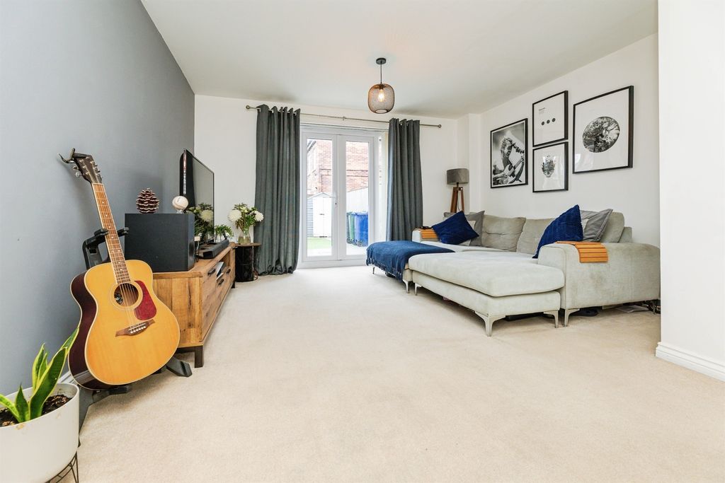 Property photo 3 of 16