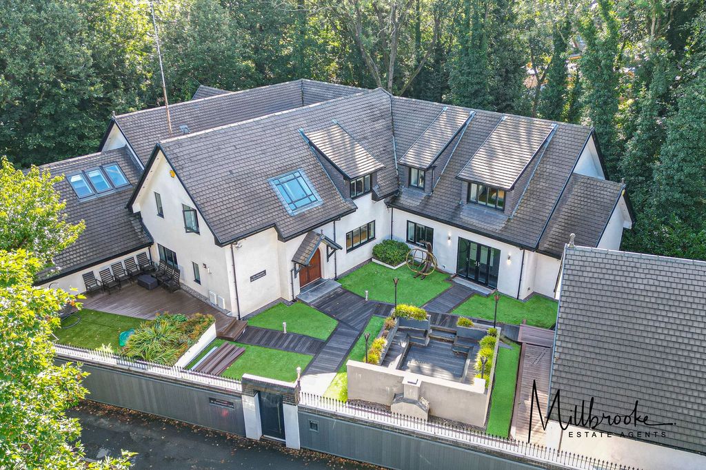 Property photo 1 of 76