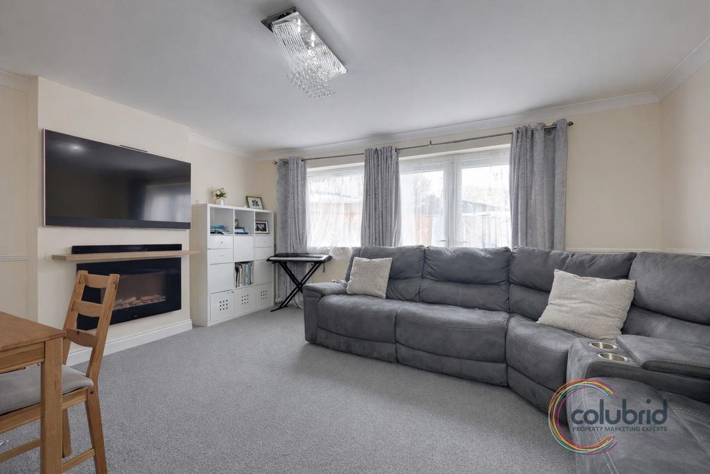 Property photo 3 of 19