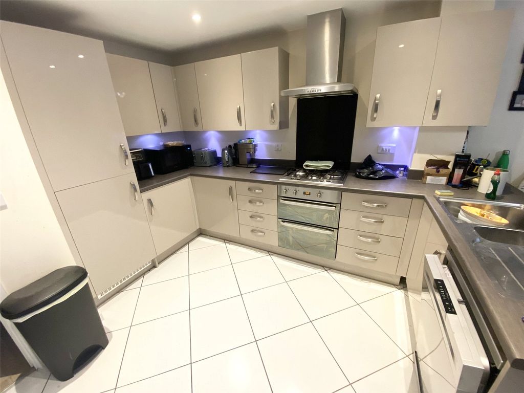 Property photo 2 of 16 Picture No. 08