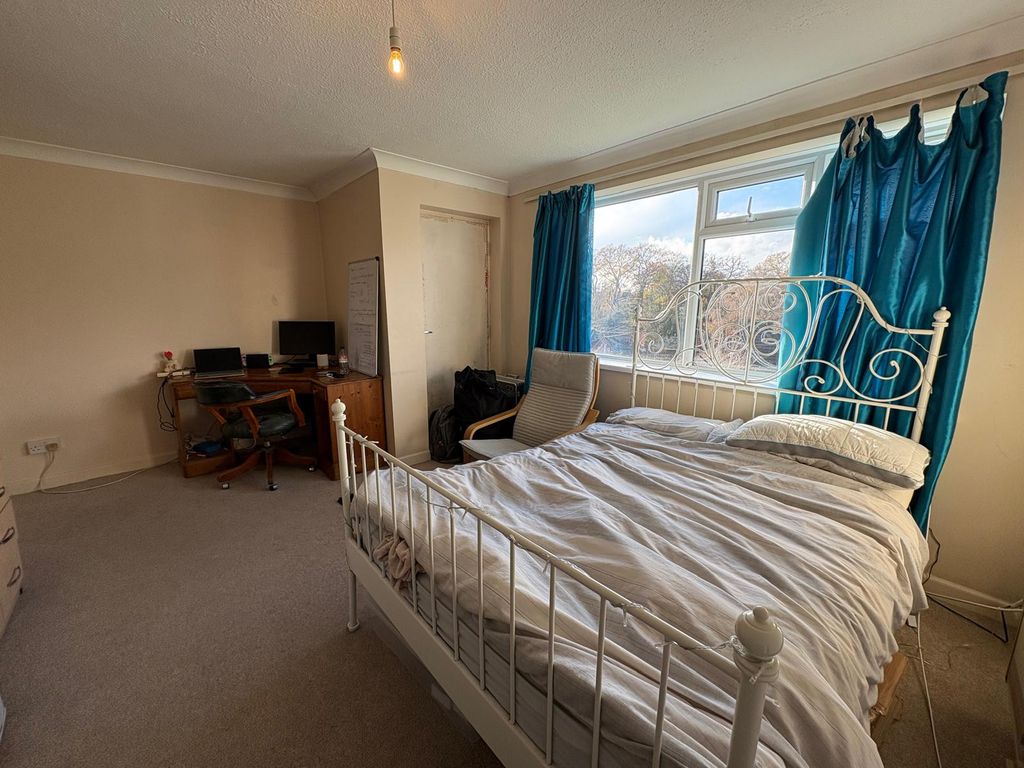 Property photo 3 of 5 Photo-2025-12-02-16-01-08