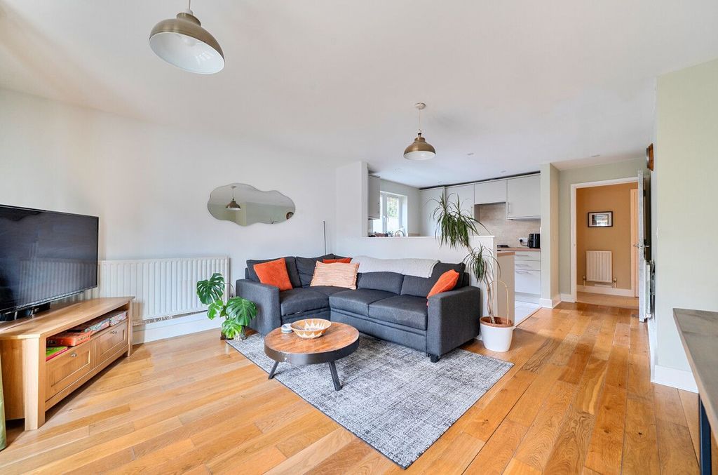 Property photo 1 of 8