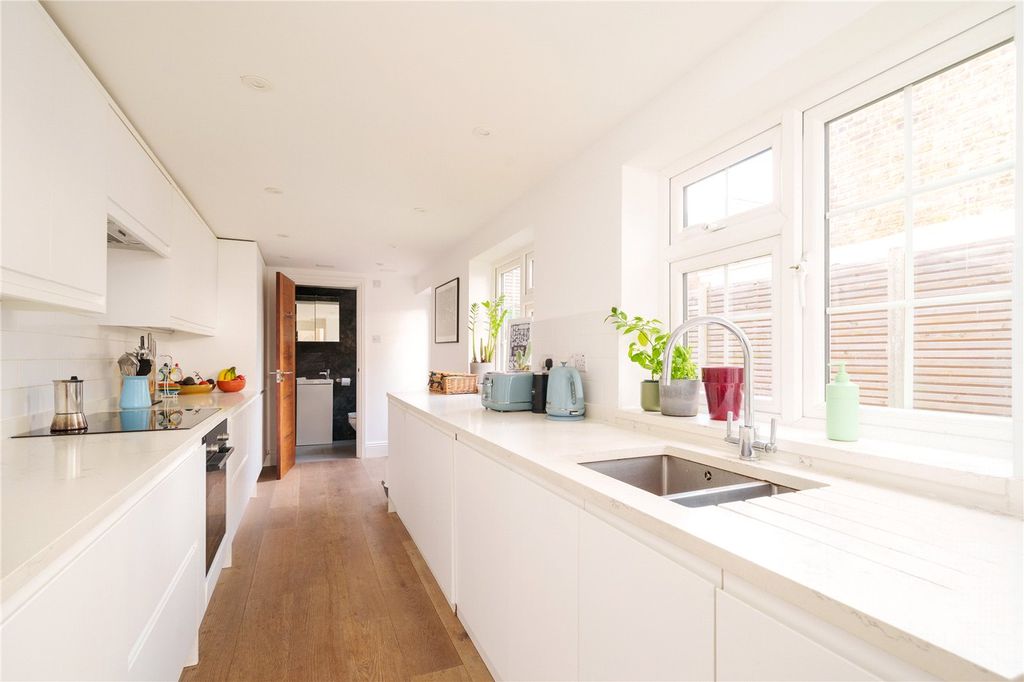 Property photo 2 of 14 Picture No. 02