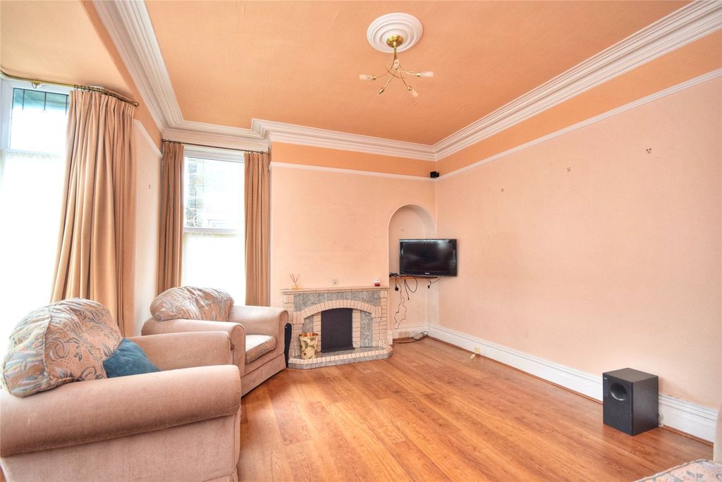 Property photo 3 of 18 Living Room