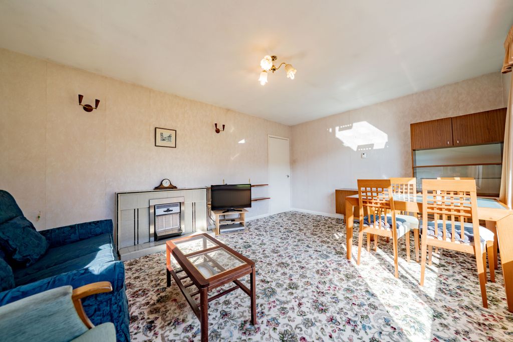 Property photo 3 of 20 Dsc07984