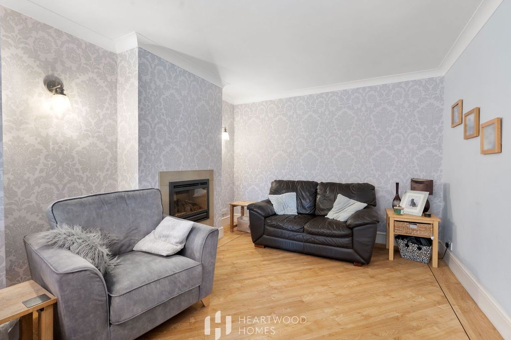 Property photo 3 of 24