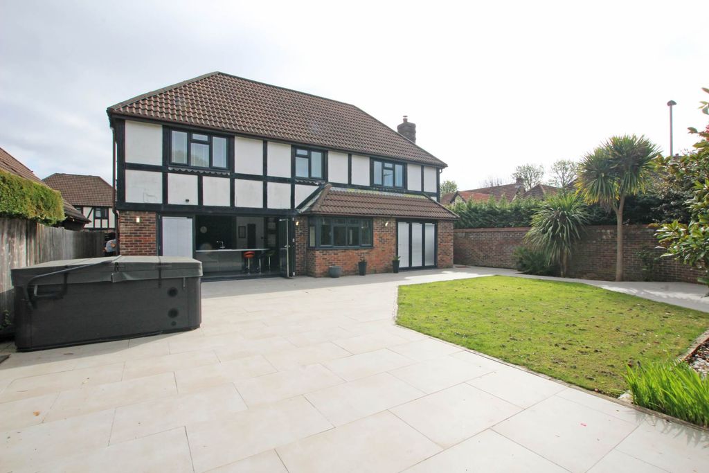 Property photo 1 of 24