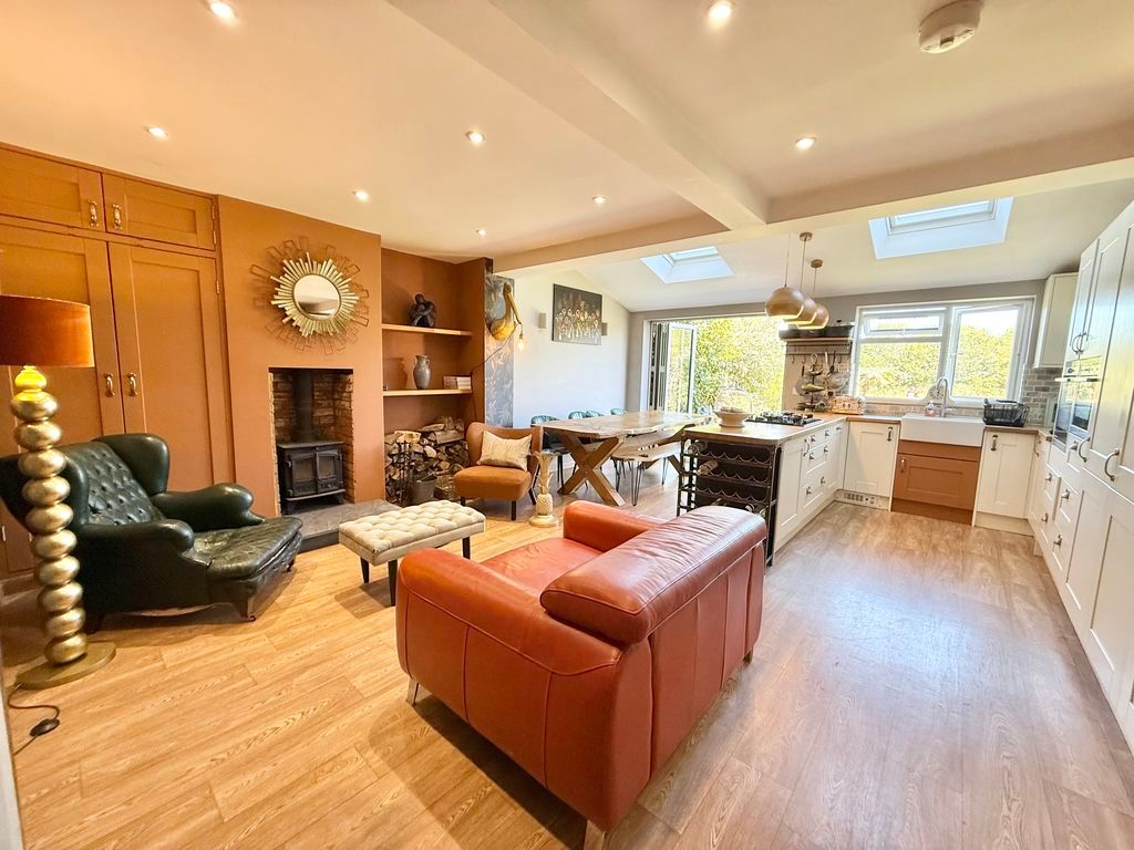 Property photo 3 of 27 Kitchen Diner / Sitting Room