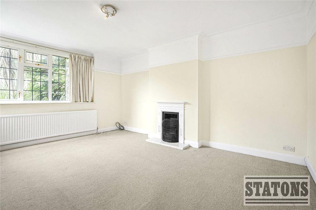 Property photo 3 of 22 Picture No. 32