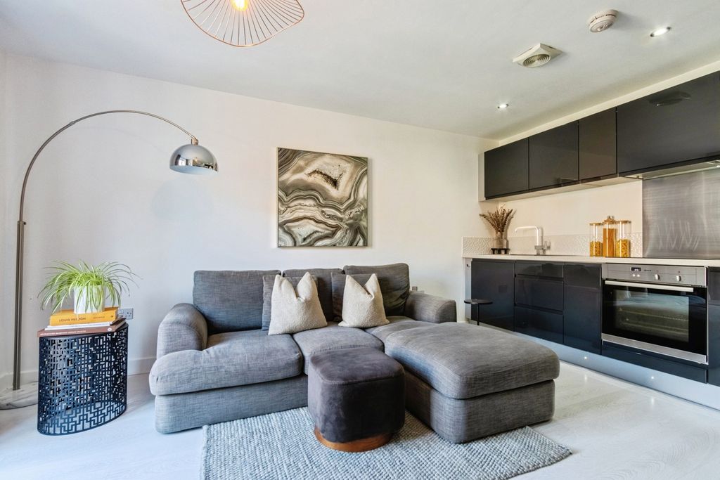 Property photo 3 of 14 Pbox-Img.Jpg