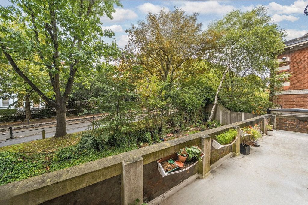 Property photo 2 of 14 Picture No. 30