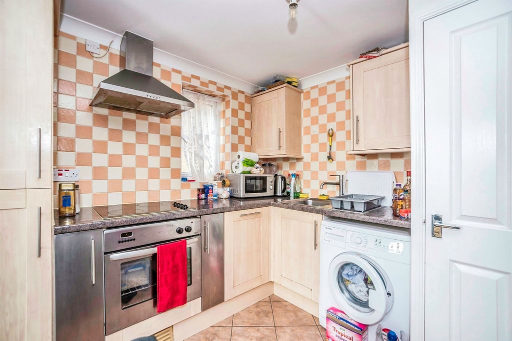 Property photo 3 of 8