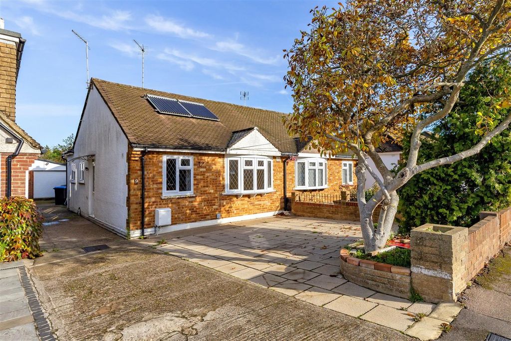 Property photo 1 of 24 9, Princes Close (24).Jpg