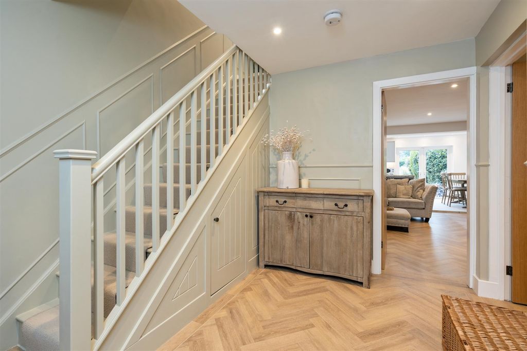 Property photo 2 of 14 32 Hazel Grove_14.Jpg